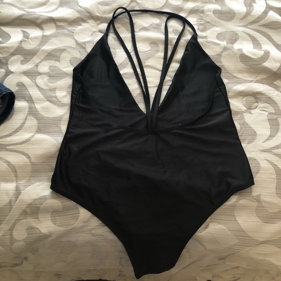 SOLD One Piece BUNDLE - Picture 2 of 4